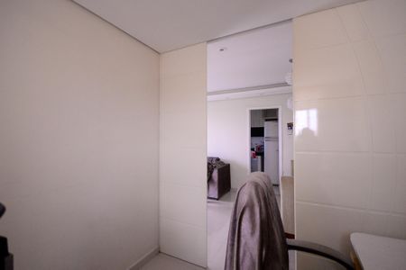 Apartamento para alugar com 65m², 2 quartos e 1 vaga Apartamento para alugar com 65m², 2 quartos e 1 vagaEscritório