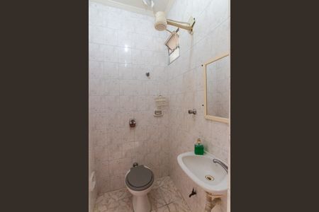 Casa para alugar com 180m², 3 quartos e 3 vagasBanheiro de Serviço