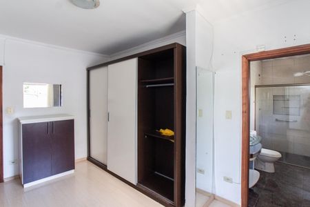 Casa para alugar com 180m², 3 quartos e 3 vagasSuíte