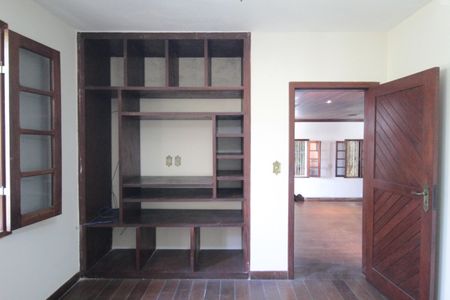 Casa à venda com 760m², 4 quartos e 10 vagasSala de TV