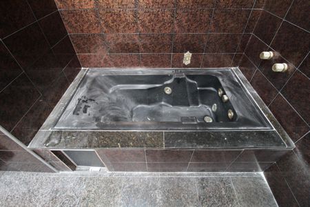 Casa à venda com 760m², 4 quartos e 10 vagasBanheiro da Suite 1