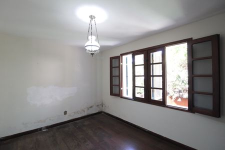 Casa à venda com 760m², 4 quartos e 10 vagasSala de TV