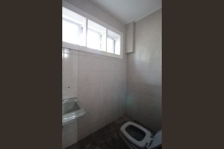 Casa à venda com 760m², 4 quartos e 10 vagasBanheiro de Serviço