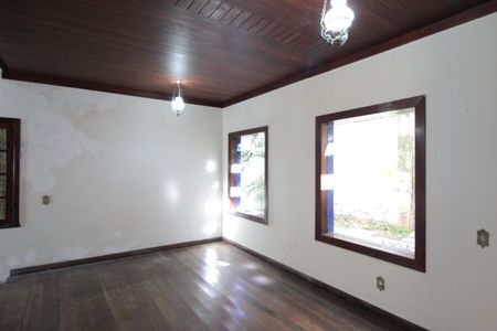 Casa à venda com 760m², 4 quartos e 10 vagasSala