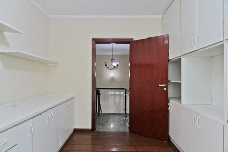 Casa para alugar com 325m², 3 quartos e 4 vagas Casa para alugar com 325m², 3 quartos e 4 vagasEscritório