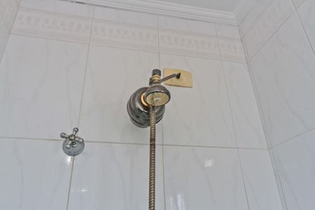 Casa para alugar com 325m², 3 quartos e 4 vagas Casa para alugar com 325m², 3 quartos e 4 vagasBanheiro da Suíte 2