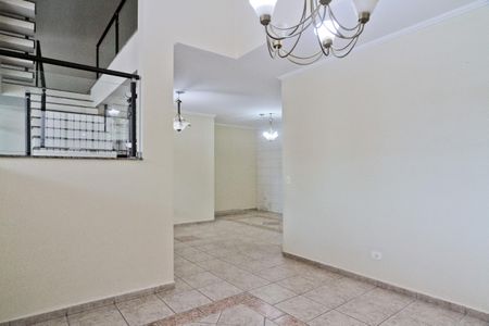 Casa para alugar com 325m², 3 quartos e 4 vagas Casa para alugar com 325m², 3 quartos e 4 vagasSala de Jantar