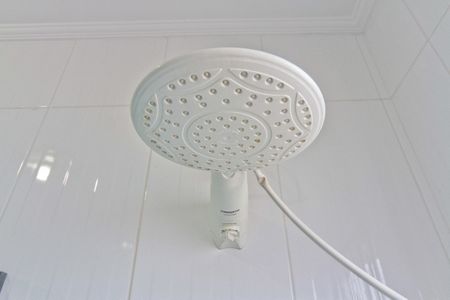 Casa para alugar com 325m², 3 quartos e 4 vagas Casa para alugar com 325m², 3 quartos e 4 vagasBanheiro da Suíte 1