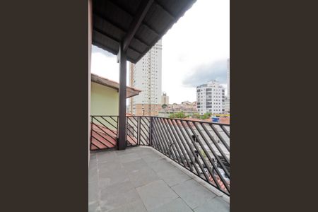 Casa para alugar com 325m², 3 quartos e 4 vagas Casa para alugar com 325m², 3 quartos e 4 vagasVaranda