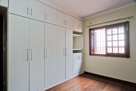 Casa para alugar com 325m², 3 quartos e 4 vagas Casa para alugar com 325m², 3 quartos e 4 vagasQuarto