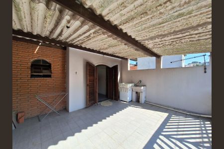 Casa à venda com 125m², 3 quartos e 2 vagas Casa à venda com 125m², 3 quartos e 2 vagasÁrea de Serviço