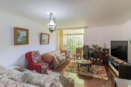 Casa para alugar com 220m², 3 quartos e 2 vagasSala