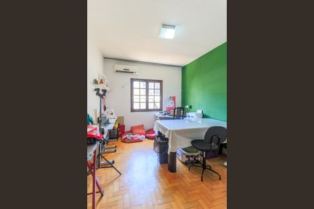 Casa para alugar com 220m², 3 quartos e 2 vagasQuarto 2