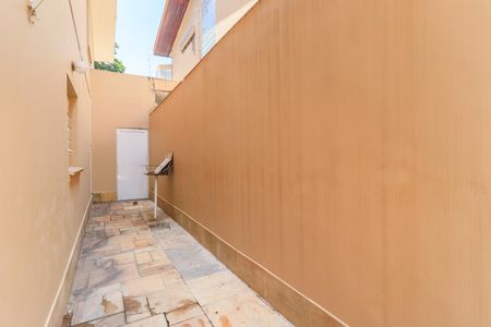 Casa para alugar com 220m², 3 quartos e 2 vagasQuintal