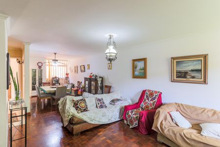 Casa para alugar com 220m², 3 quartos e 2 vagasSala