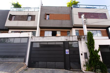 Casa para alugar com 140m², 3 quartos e 4 vagasFachada