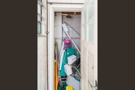 Apartamento à venda com 81m², 2 quartos e 1 vagaBanheiro de Serviço