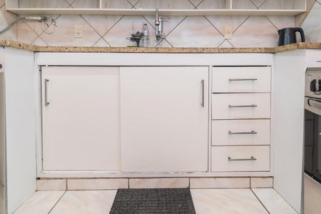 Apartamento à venda com 81m², 2 quartos e 1 vagaCozinha - Armários