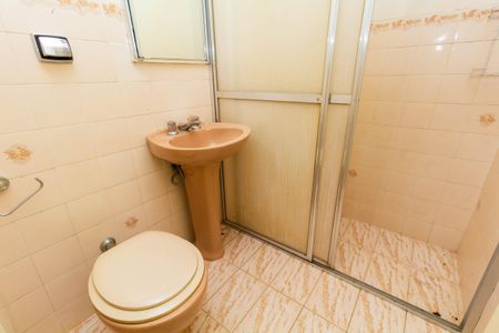 Apartamento para alugar com 60m², 2 quartos e sem vagaBanheiro