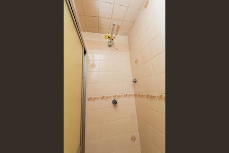 Apartamento para alugar com 60m², 2 quartos e sem vagaBanheiro