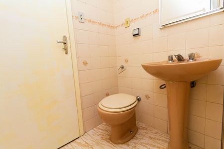 Apartamento para alugar com 60m², 2 quartos e sem vagaBanheiro