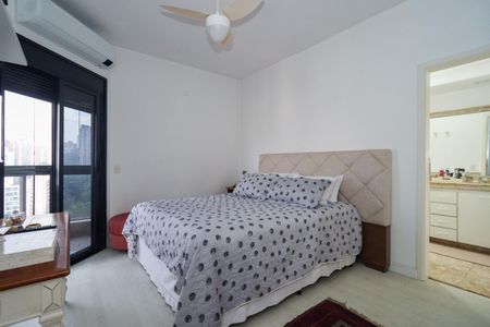 Apartamento à venda com 876m², 5 quartos e 5 vagasSuíte 3