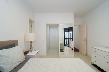 Apartamento à venda com 876m², 5 quartos e 5 vagasSuíte 1