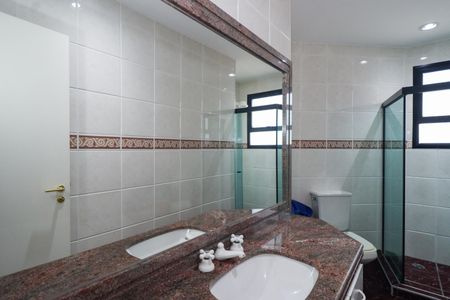 Apartamento à venda com 876m², 5 quartos e 5 vagasBanheiro da Suíte Americana 2