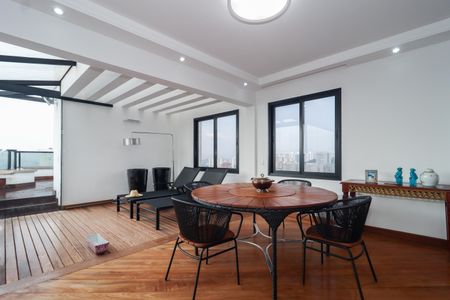 Apartamento à venda com 876m², 5 quartos e 5 vagasCobertura