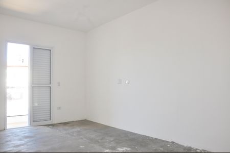 Casa à venda com 220m², 3 quartos e 2 vagas Casa à venda com 220m², 3 quartos e 2 vagasDetalhe - Quarto 01 com Suíte e Varanda