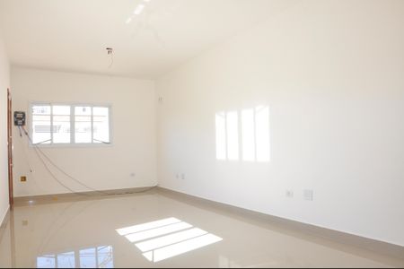 Casa à venda com 220m², 3 quartos e 2 vagas Casa à venda com 220m², 3 quartos e 2 vagasSala