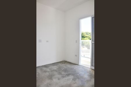 Casa à venda com 220m², 3 quartos e 2 vagas Casa à venda com 220m², 3 quartos e 2 vagasDetalhe - Quarto 02 com Suíte e Varanda