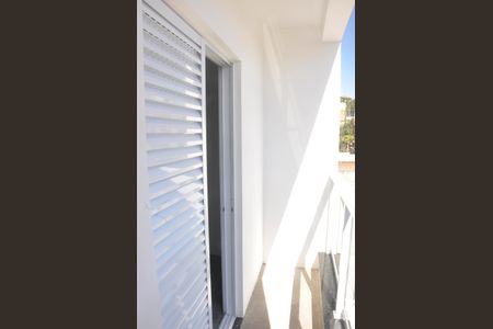 Casa à venda com 220m², 3 quartos e 2 vagas Casa à venda com 220m², 3 quartos e 2 vagasDetalhe - Varanda