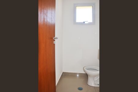 Casa à venda com 220m², 3 quartos e 2 vagas Casa à venda com 220m², 3 quartos e 2 vagasLavabo Sala