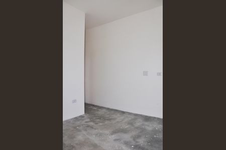 Casa à venda com 220m², 3 quartos e 2 vagas Casa à venda com 220m², 3 quartos e 2 vagasDetalhe - Quarto 02 com Suíte e Varanda