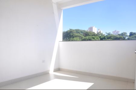 Casa à venda com 220m², 3 quartos e 2 vagas Casa à venda com 220m², 3 quartos e 2 vagasDetalhe - Área de Serviço