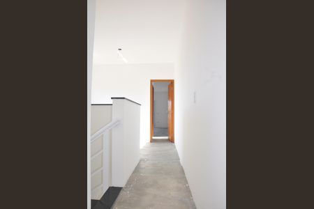 Casa à venda com 220m², 3 quartos e 2 vagas Casa à venda com 220m², 3 quartos e 2 vagasCorredor Quartos