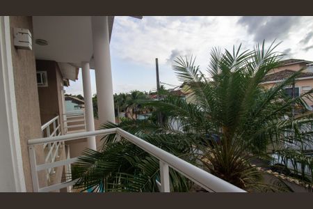 Casa de condomínio à venda com 285m², 3 quartos e 3 vagas Casa de condomínio à venda com 285m², 3 quartos e 3 vagasSacada do Quarto 2