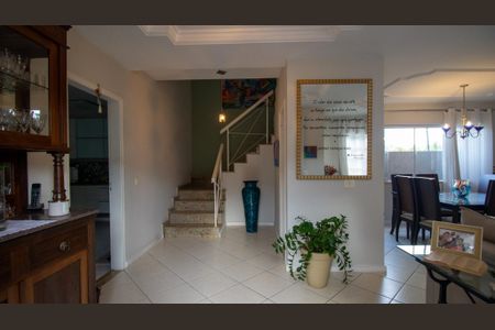 Casa de condomínio à venda com 285m², 3 quartos e 3 vagas Casa de condomínio à venda com 285m², 3 quartos e 3 vagasSala