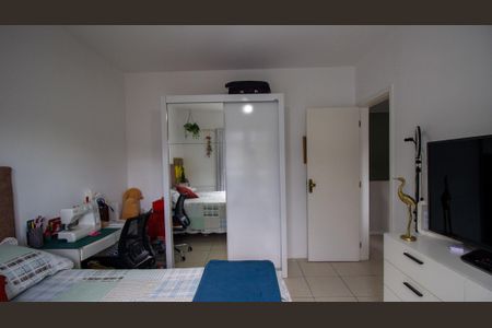 Casa de condomínio à venda com 285m², 3 quartos e 3 vagas Casa de condomínio à venda com 285m², 3 quartos e 3 vagasQuarto 2