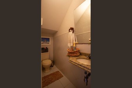 Casa de condomínio à venda com 285m², 3 quartos e 3 vagas Casa de condomínio à venda com 285m², 3 quartos e 3 vagasLavabo