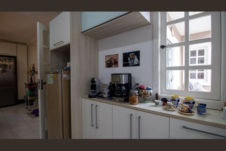 Casa de condomínio à venda com 285m², 3 quartos e 3 vagas Casa de condomínio à venda com 285m², 3 quartos e 3 vagasCozinha