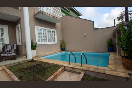 Casa de condomínio à venda com 285m², 3 quartos e 3 vagas Casa de condomínio à venda com 285m², 3 quartos e 3 vagasQuintal