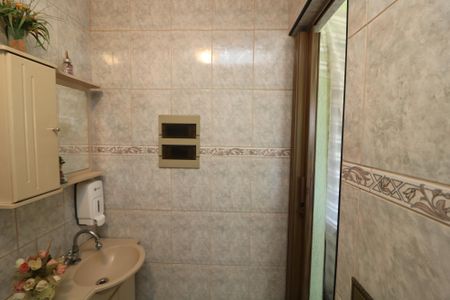 Casa à venda com 376m², 3 quartos e 3 vagasBanheiro de serviço