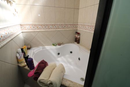 Casa à venda com 376m², 3 quartos e 3 vagasBanheiro da Suíte