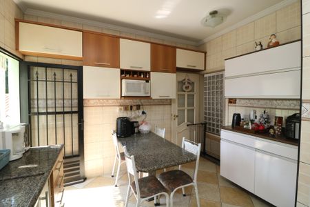 Casa à venda com 376m², 3 quartos e 3 vagasCozinha