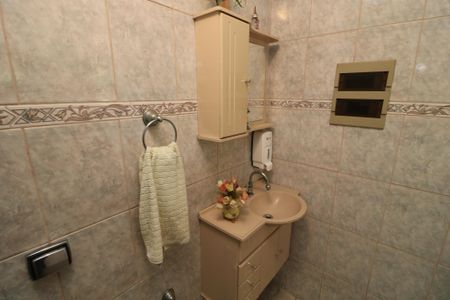 Casa à venda com 376m², 3 quartos e 3 vagasBanheiro de serviço