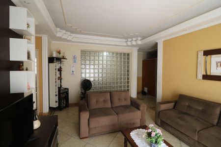 Casa à venda com 376m², 3 quartos e 3 vagasSala