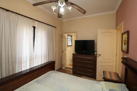 Casa à venda com 376m², 3 quartos e 3 vagasSuite