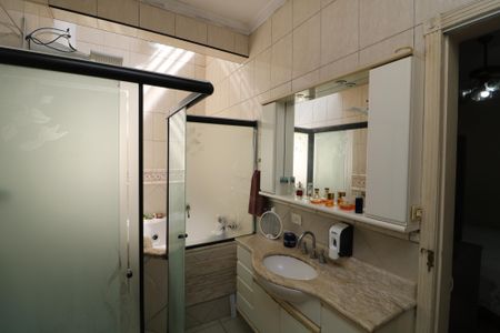 Casa à venda com 376m², 3 quartos e 3 vagasBanheiro da Suíte